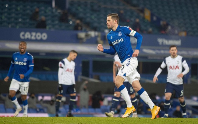 而球迷们的 而球迷们的